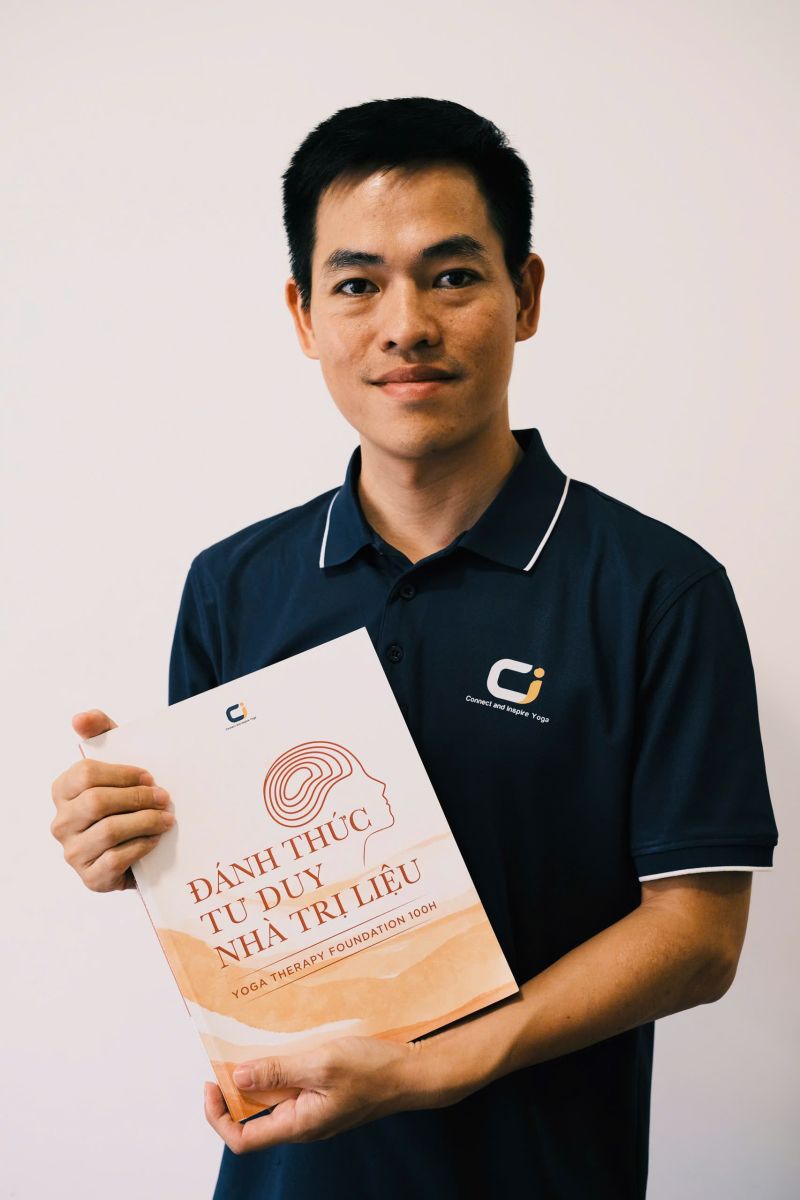 Nhà trị liệu Yoga Tùng Anh